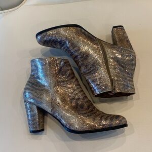 Impo animal print glitter boots NWOT